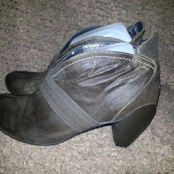JUMP FOR THE PEOPLE-BRASH Bootie-Olive/Dark Brown Leather-Size 9.5-Excellent - Picture 2 of 7